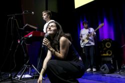 Tercera i darrera semifinal del Sona9 2025 amb Engrunes Seques, Jara Mago, Bru i Sodi 